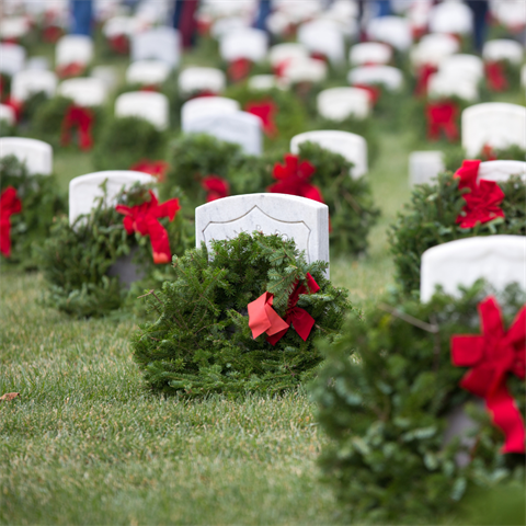 Wreaths Across America - 900x900.png